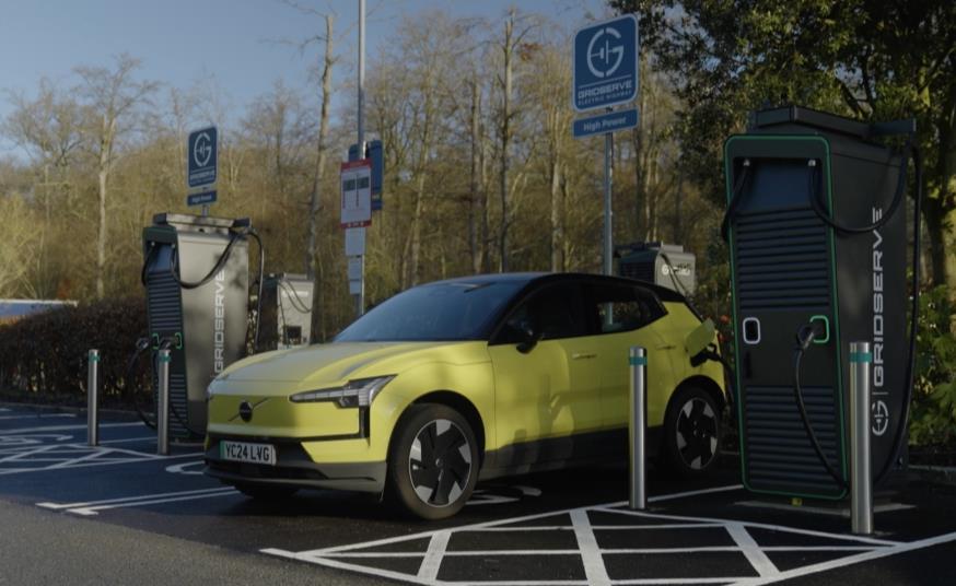 Gridserve debuts ‘Superhub’ concept with a dozen 400kW charging bays ...