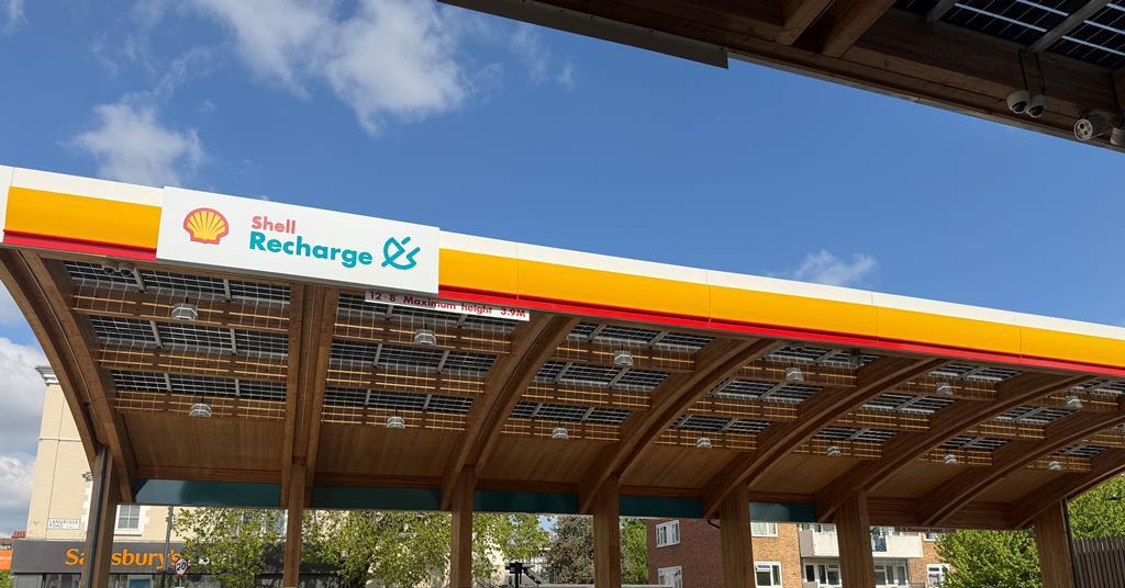 Shell Forecort Shell Fulham all-electric forecourt reveals bold new airy shop format ...