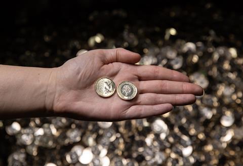 CDF_011123_CF_Royal_Mint_1_Pound_057