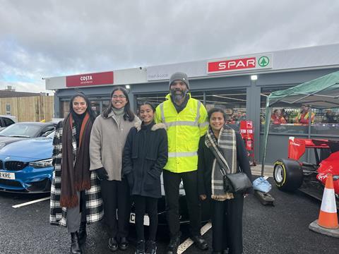 Mill Service Station opening - Subu with his wife Ghayethiry (right) and three of his daughters (l-r) Kayalvili, Vasavi and Sankavi