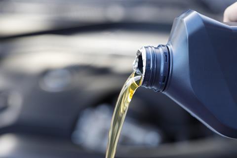Getty topping up oil
