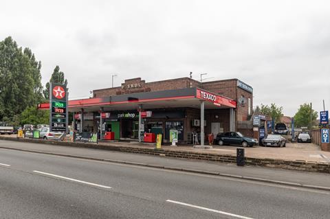 133 Gee & Co Park Service Station, Feltham, Greater London