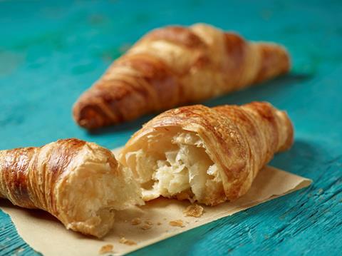 FT - coffee & bakery feature 21-3 croissant