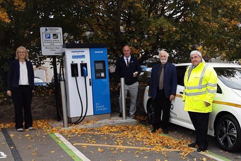 FT - Devon_SWARCO_Cllr Hook, Cllr Hughes, Cllr Baldry, Brian Cull and Justin Meyer, General Manager SWARCO eVolt at Chudleigh Library carpark